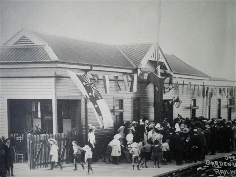 Opening of Gardenvale Station, 4 December 1906. Source: Glen Eira Historical Society.
